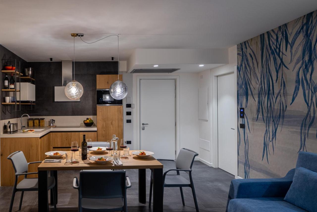Aris Apartments & Sky Pool - Tonelli Hotels - Adult Friendly リーヴァ・デル・ガルダ エクステリア 写真