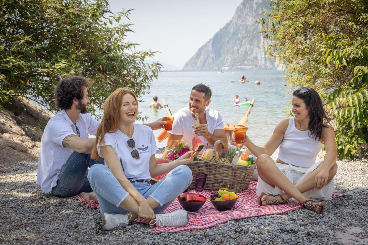 Aris Apartments & Sky Pool - Tonelli Hotels - Adult Friendly リーヴァ・デル・ガルダ エクステリア 写真