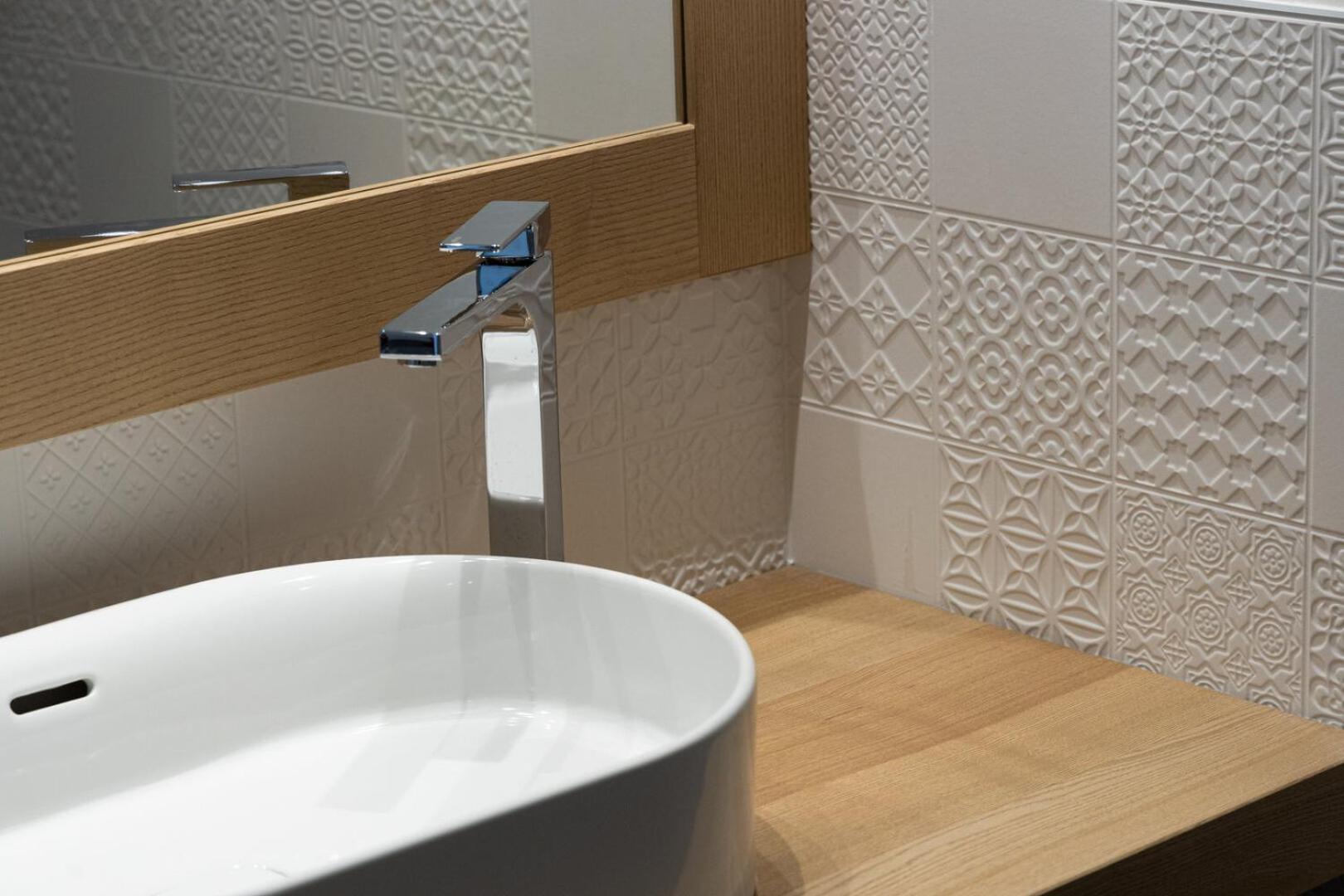 Aris Apartments & Sky Pool - Tonelli Hotels - Adult Friendly リーヴァ・デル・ガルダ 部屋 写真